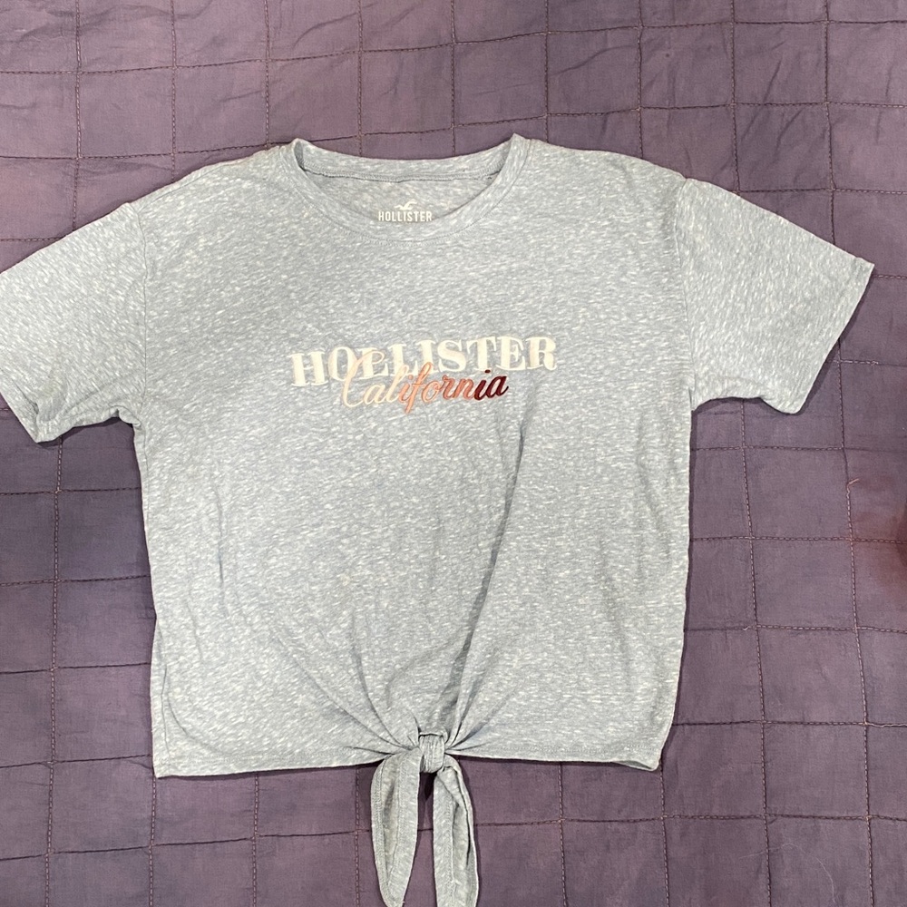3/$10 NWOT Hollister XS Heather Baby Blue Tie-Front T-Shirt